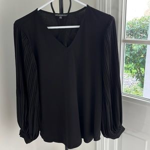 NWOT Accordion Sleeve Top